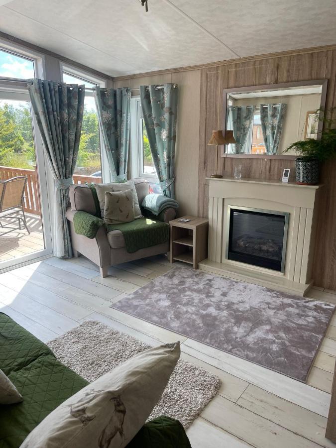 Fern Lodge With Hot Tub Stonham Aspall Exterior photo