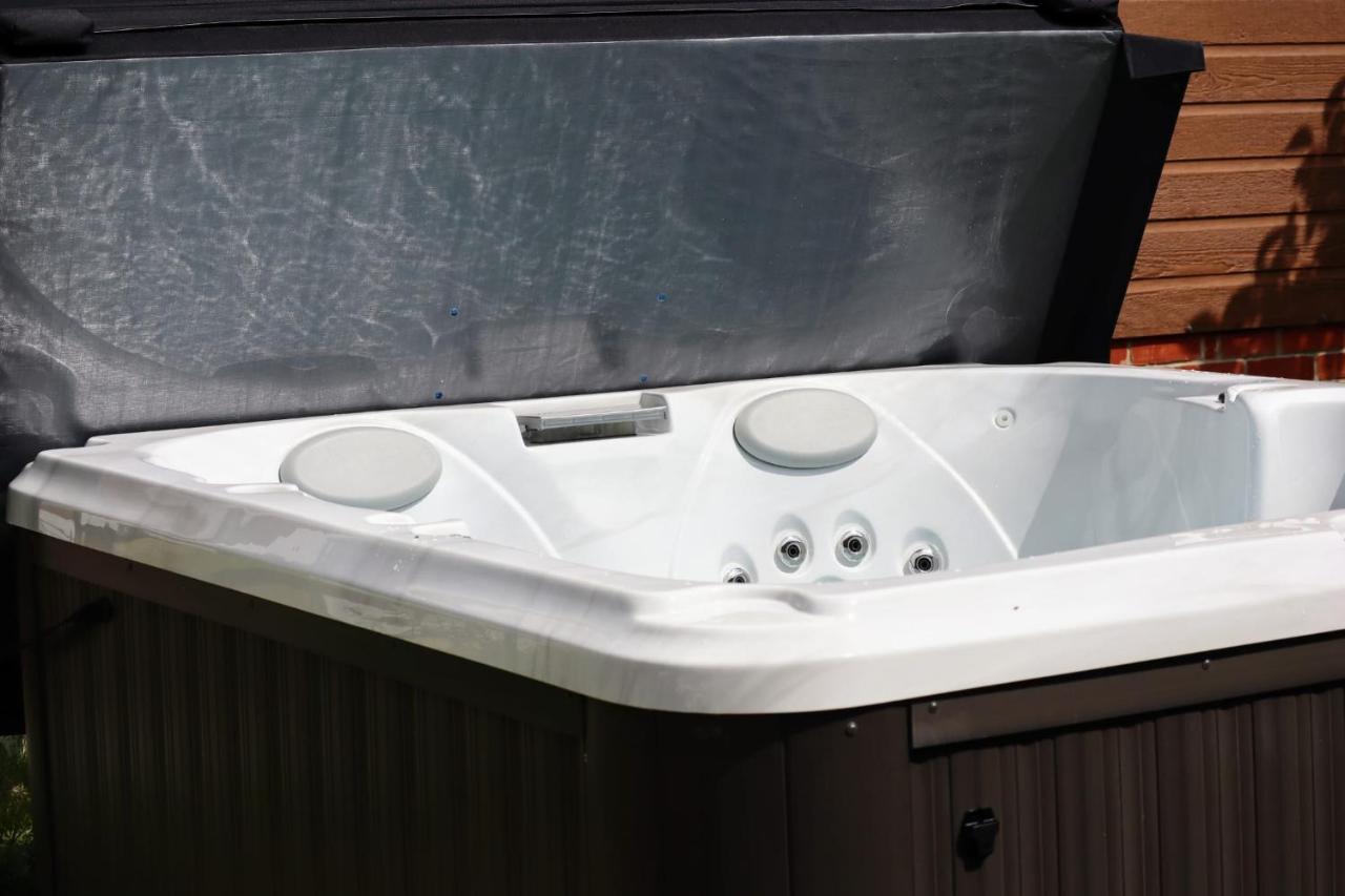 Fern Lodge With Hot Tub Stonham Aspall Exterior photo
